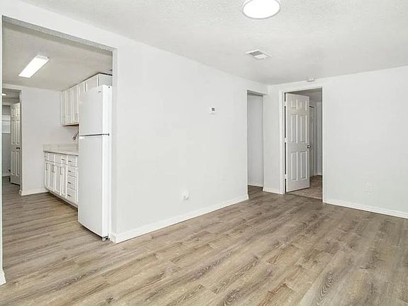 4th image of 4214 E Palifox St