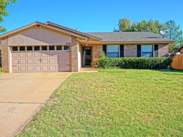 719 Hawthorne Pl, Edmond, OK 73003
