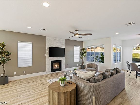 2nd image of 38 Diplomat Ct