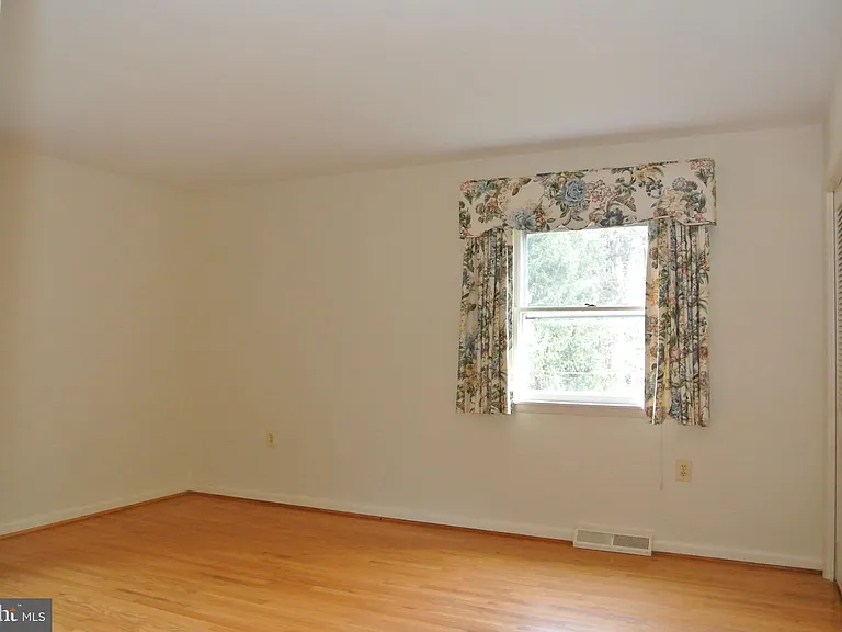 2140 Nodleigh Ter — Photo 16
