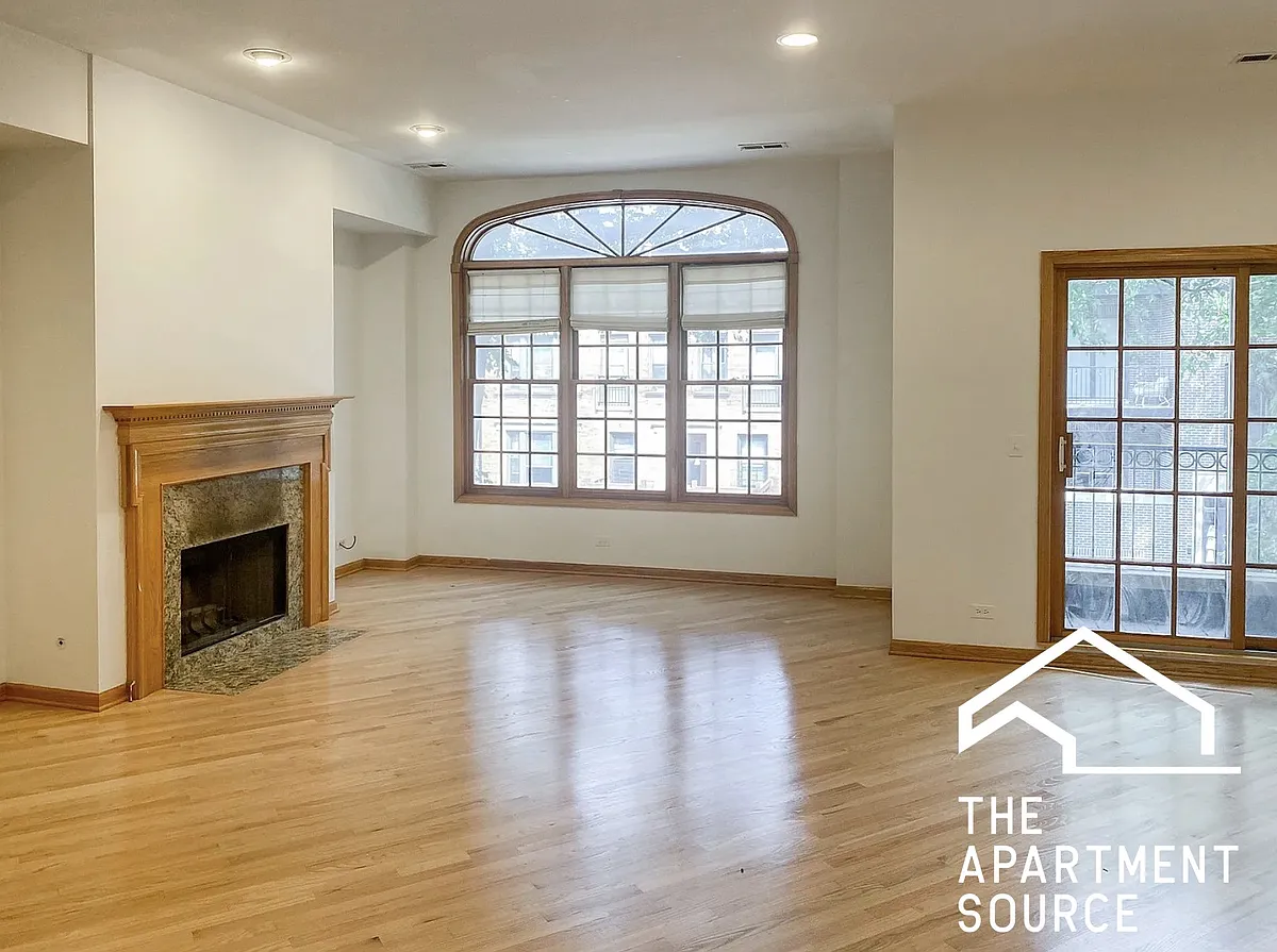 Building Photo - 3340 N Sheffield Ave #3