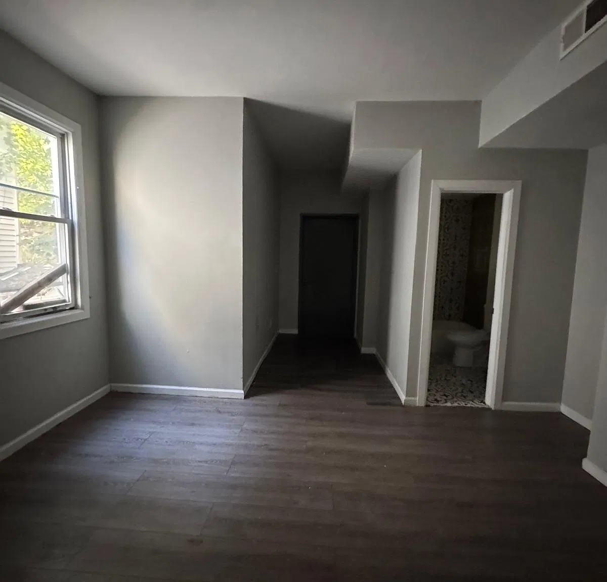 3 bed, 850 sqft, $1,995 — Photo 3