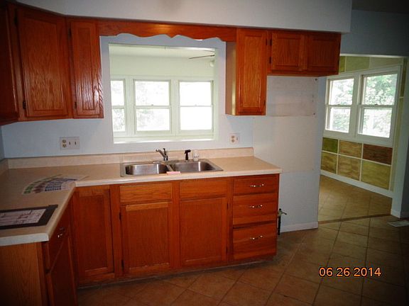 5th image of 131 Cotton Ave