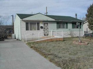 212 Desmet Dr, Cheyenne, WY 82007