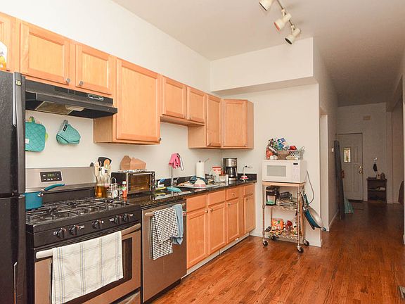2nd image of 3740 N Janssen Ave #2