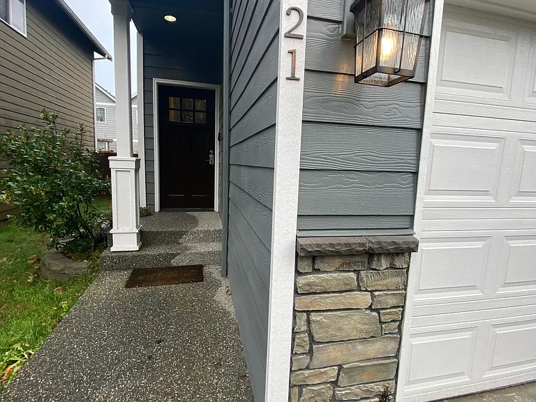 9121 2nd Pl SE — Photo 2