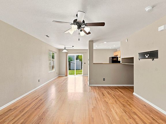 5th image of 1310 Bluebird St