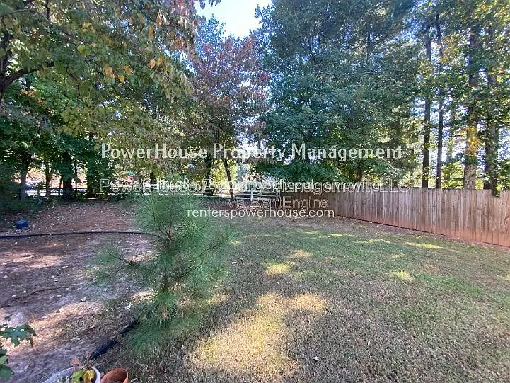 605 Suwanee Lakes Cir — Photo 58