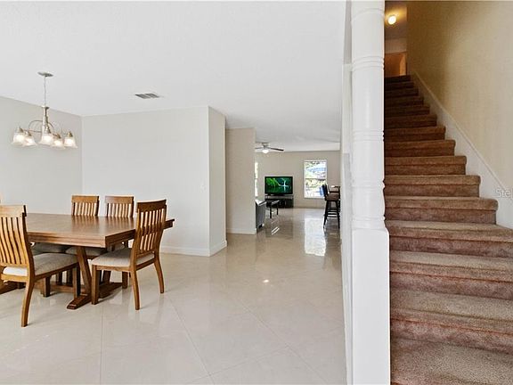 3rd image of 3271 Amberley Park Cir