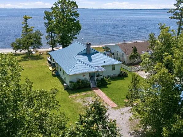 279 Wiggins Point Road, Oriental, NC 28571