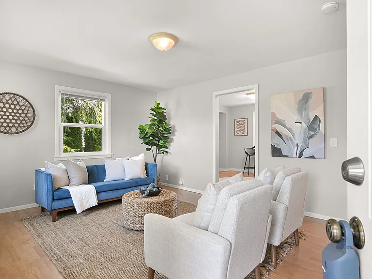 1056 Harrison Ave — Photo 7