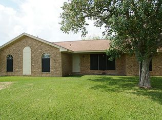 118 County Road 932, Alvin, TX 77511
