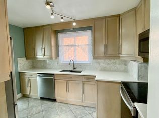 7016 Hagar Ave #1, Niagara Falls, ON L2G5M9