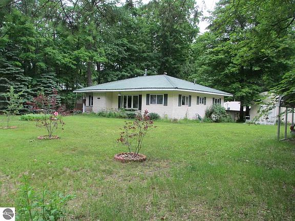 2nd image of 4168 Sands Park Dr NE