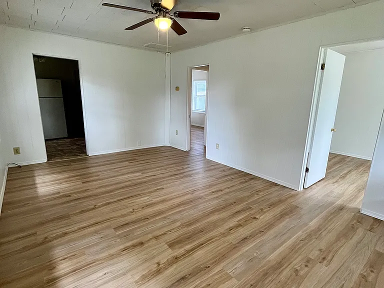 1125 Shipping St NE — Photo 6
