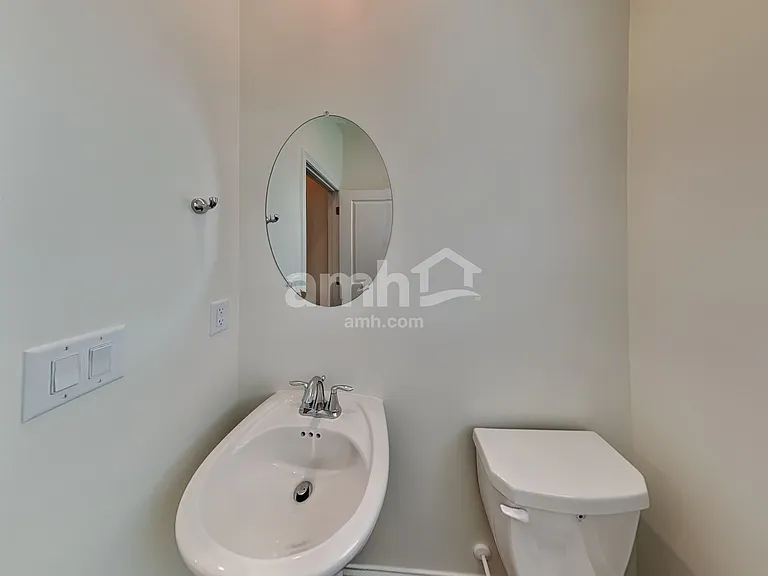 216 Willow Ln — Photo 10