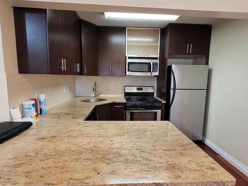 2nd image of 71-19 162nd St #3K