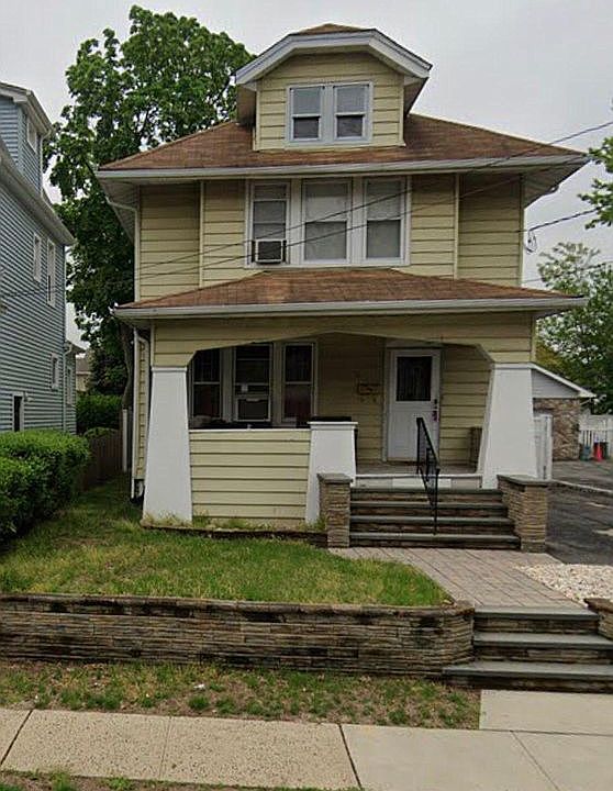2nd image of 164 Fern Ave