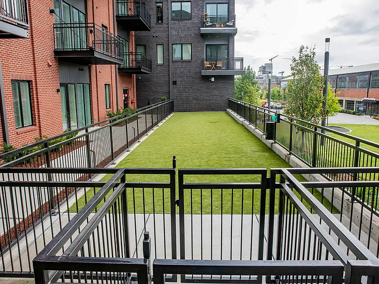 The Hamilton and Hume House Apartments — Photo 22