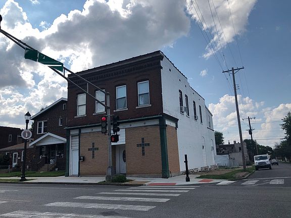 3rd image of 8201-8203 S Broadway