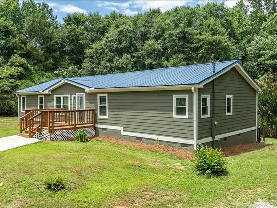 274 E Wright St, Winder, GA 30680