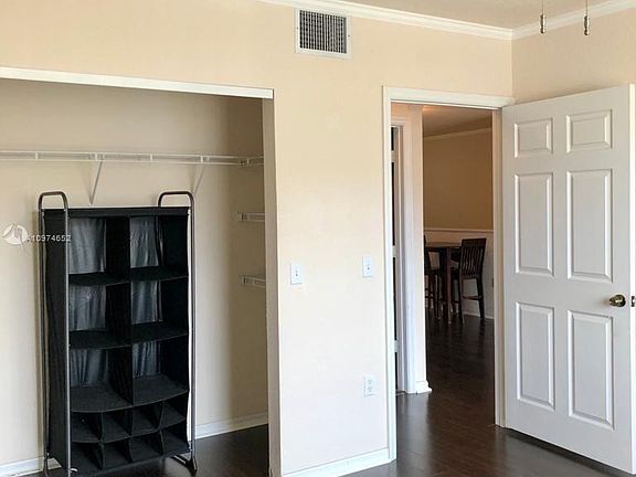 5th image of 904 Belmont Ln #904