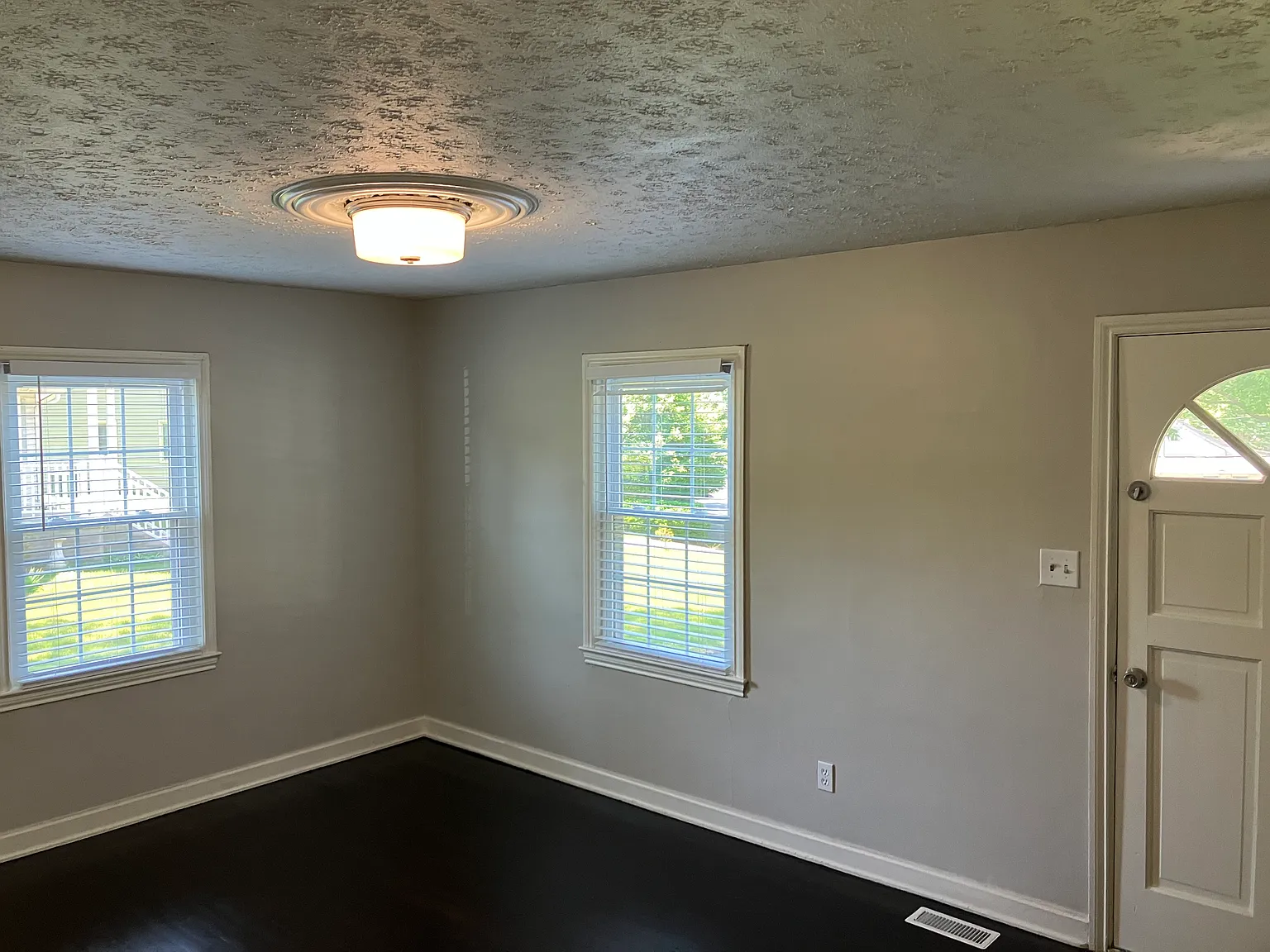 2 bed, 1220 sqft, $1,500 — Photo 2