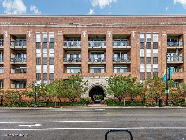 1st image of 1350 W Fullerton Ave APT 511