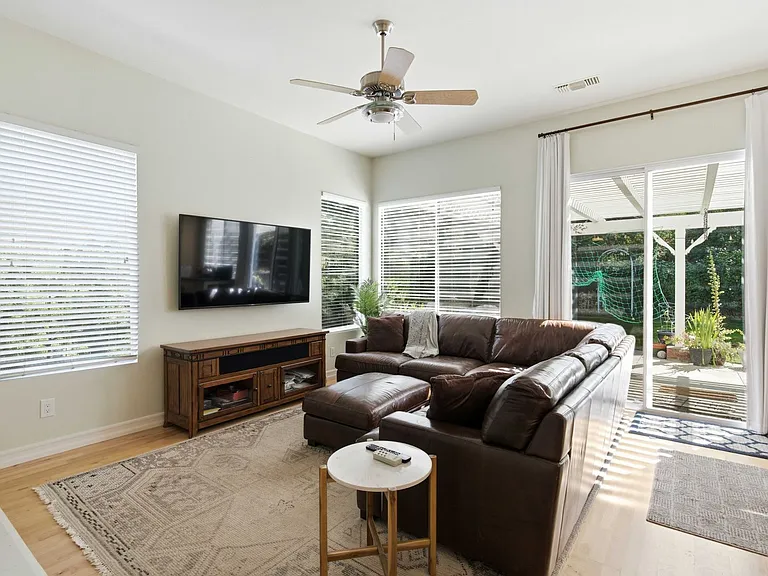 28587 Haskell Canyon Rd — Photo 6