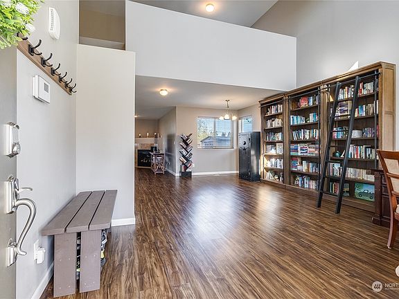 5th image of 17802 14th Avenue Ct E