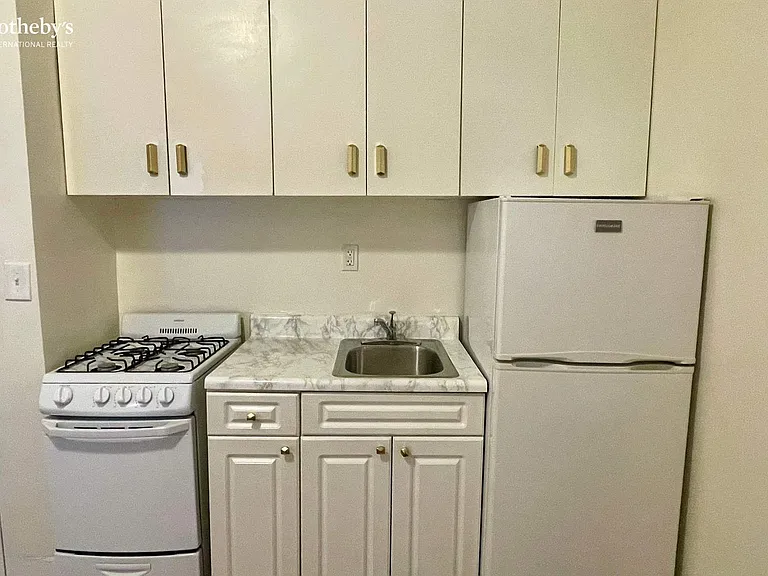 2270 Broadway #2A — Photo 3