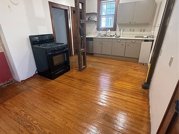 5th image of 718 -1/2 N 7th St