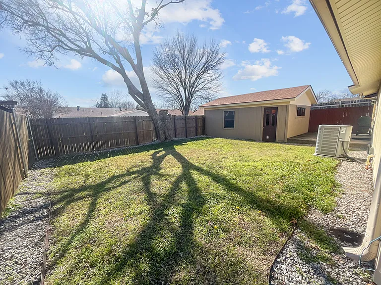 924 Meadow Mead Dr — Photo 19
