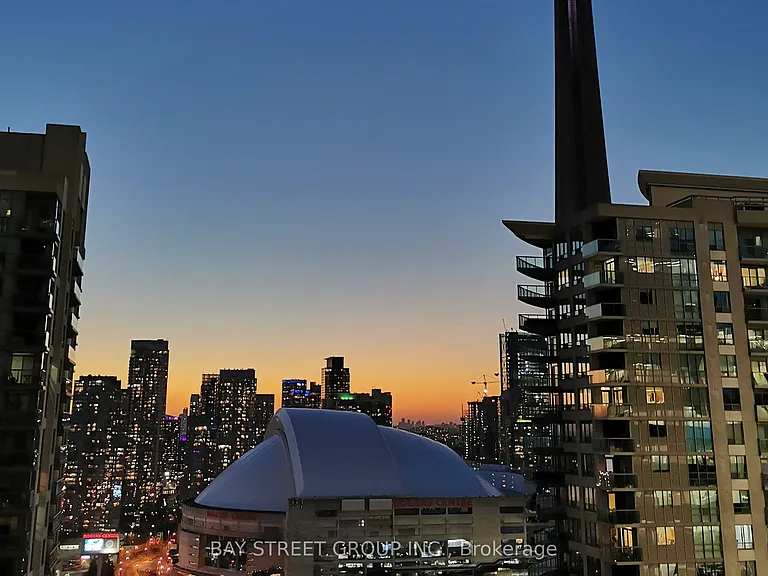 14 York St #2406 — Photo 9