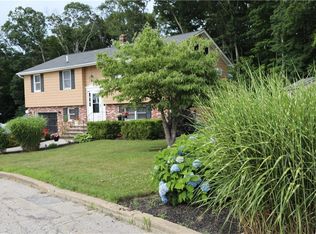 61 Carolyn Dr, West Warwick, RI 02893