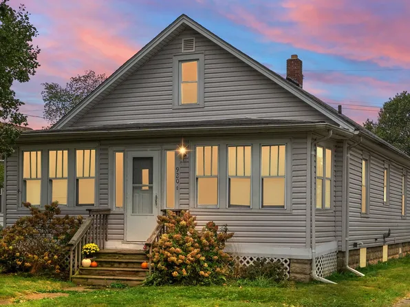 920 Lake St, Hobart, IN 46342