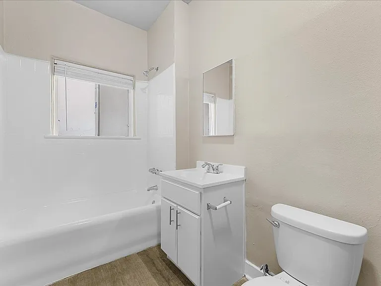 118 N Westmoreland Ave #105 — Photo 5