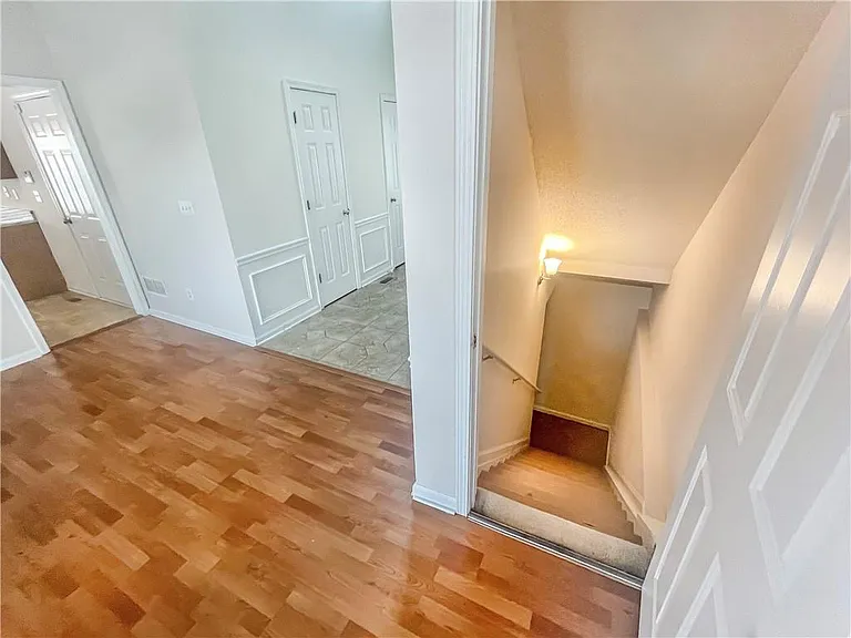140 Calborne Ct — Photo 31