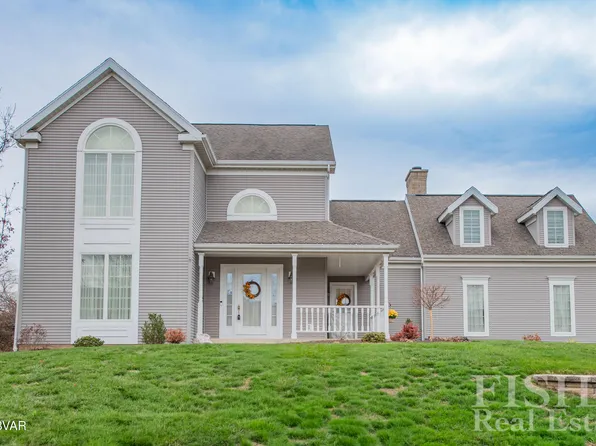 83 Carriage Sq, Montoursville, PA 17754