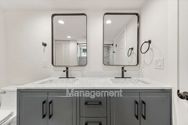 3 bed, 2.0 bath, 1300 sqft, $2,595 — Photo 4