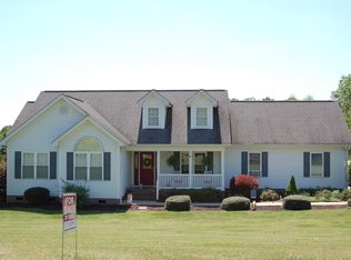 213 Saddlebrook Ave, Pickens, SC 29671