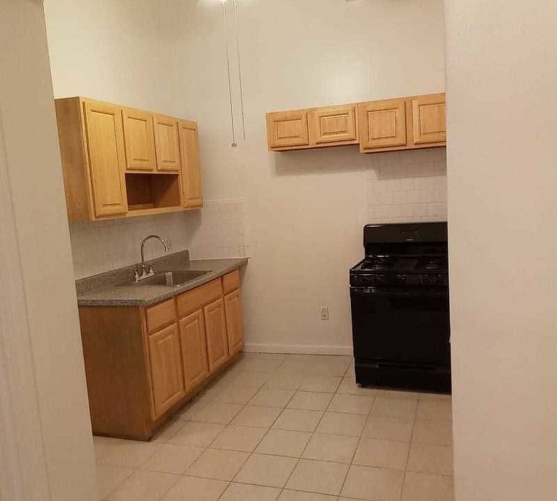 1st image of 137 Evergreen Ave #B1