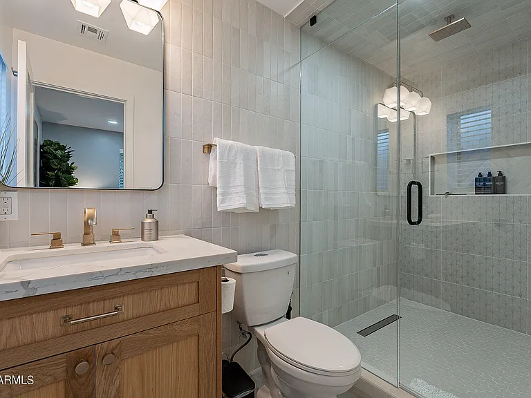 7440 E Cambridge Ave — Photo 16