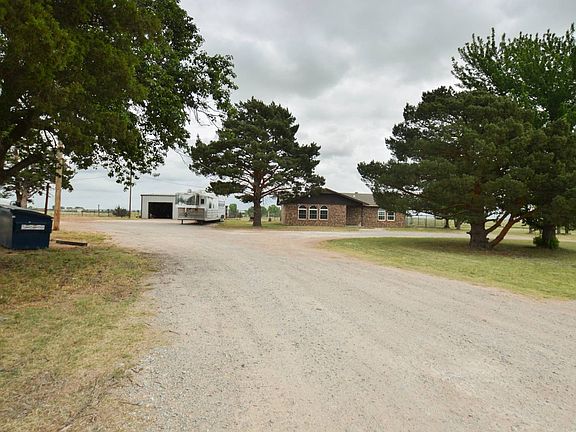 4th image of 46425 Jefferson Rd