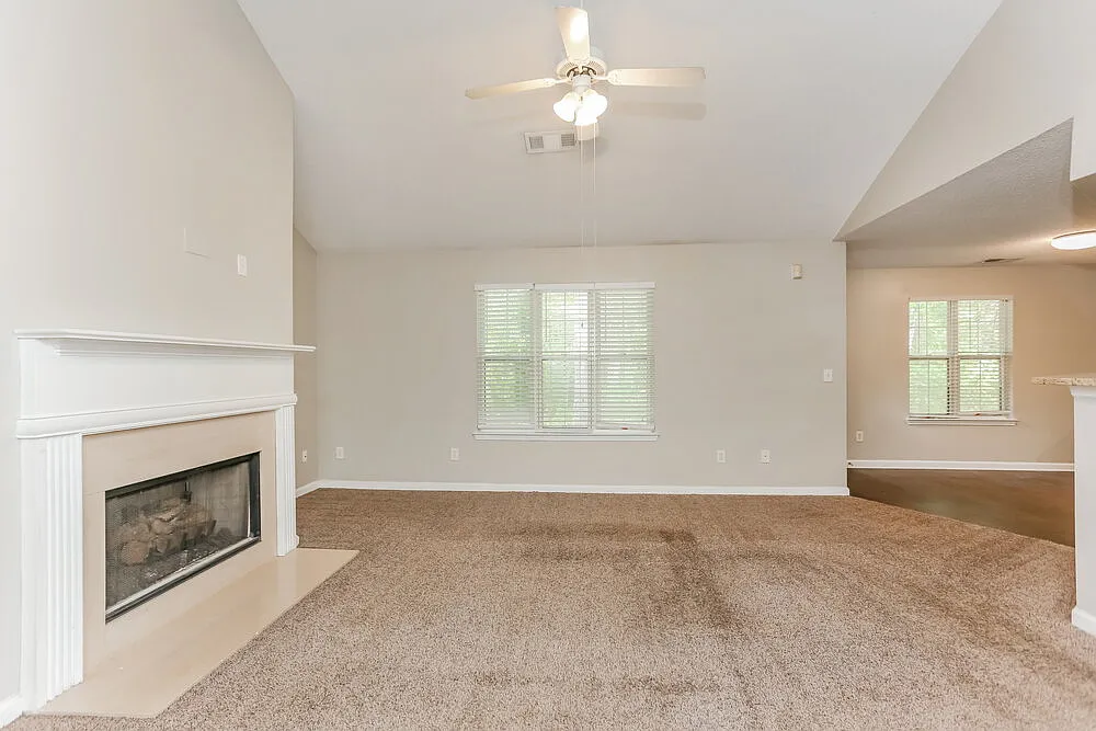 3 bed, 2.0 bath, 1485 sqft, $1,885 — Photo 3
