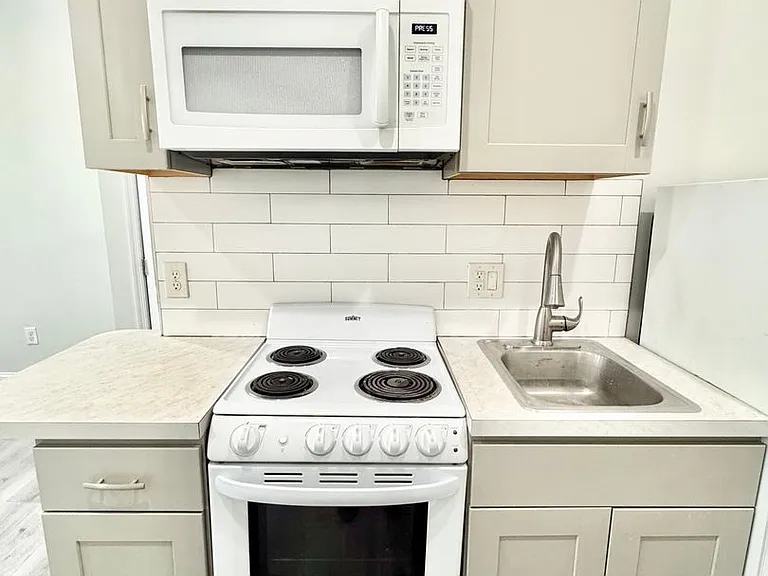 5002 Walnut Street — Photo 4