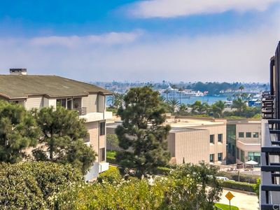 270 Cagney Ln APT 302, Newport Beach, CA, 92663