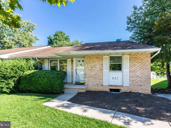 832 Johahn Dr, Westminster, MD 21158