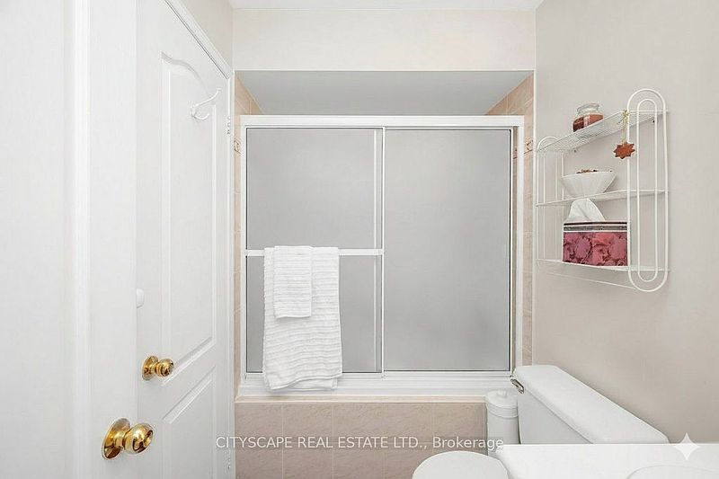Mississauga House for rent - 3 Bedrooms — photo 11