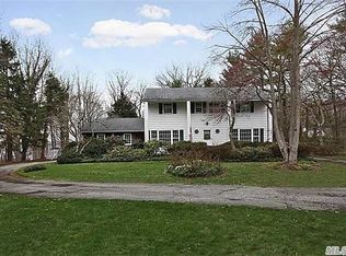 12 Folly Field Ct, Cold Spring Harbor, NY 11724